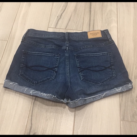 SOLd Abercrombie & Fitch Jean Shorts - Picture 2 of 4